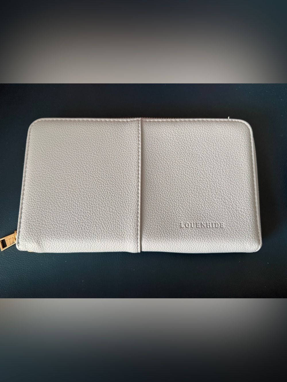 Louenhide Passport Travel Document Beige Vegan Leather Zip Around Wallet EUC
